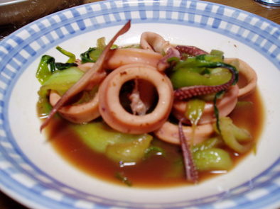 イカと青梗菜の塩炒めの写真