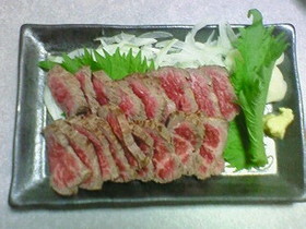 おかずにもおつまみにも!牛肉のたたき
