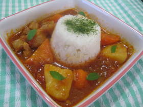 濃くと甘みたっぷりチキンのトマトシチュー