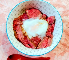 炊飯器で簡単ローストビーフ丼☆