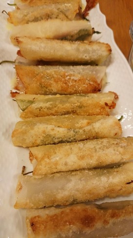 餃子の皮でハムチーズ紫蘇巻き