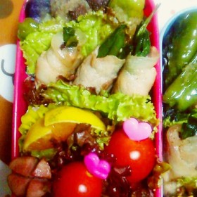 いんげんの豚肉巻き/ししとう煮浸し