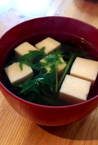 ルッコラと高野豆腐のお椀汁