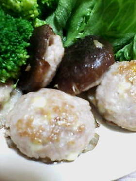 簡単☆椎茸の肉詰め☆とろ~りチーズ入り