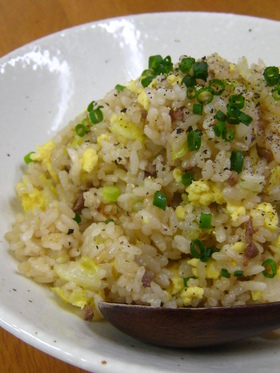 **キャベツと卵のチャーハン**