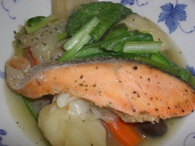 ヘルシーで栄養満点♪鮭で作る簡単ポトフ☆の写真