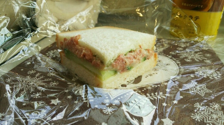 コンビーフとポテトのサンドイッチの画像