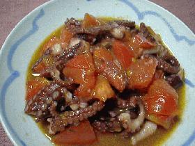 たことトマトのにんにく炒め