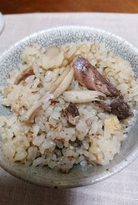 サバ缶と椎茸の軸の炊き込みご飯