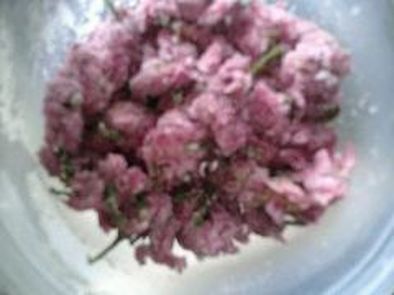 桜の花の塩漬けの写真