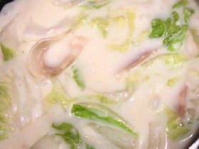 白菜とベーコンのホワイトクリームシチュー