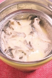 舞茸と押し麦の豆乳スープ