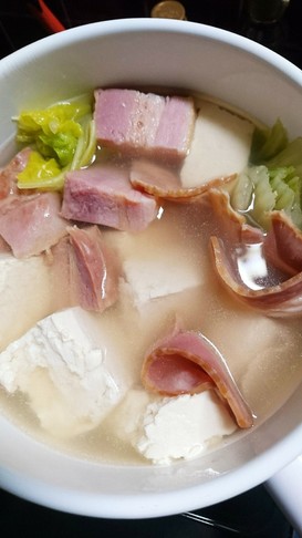 斬新!白菜と豆腐とベーコンの煮物