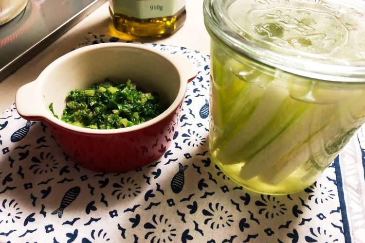 セロリの簡単ピクルスと葉っぱの塩きんぴら レシピ 作り方 By Ma Am クックパッド