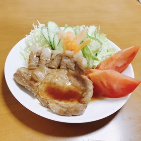 ♡サラダも美味しく汁だくトンテキソース♡
