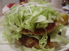 ふわふわヘルシー豆腐ハンバーグレタス重ね