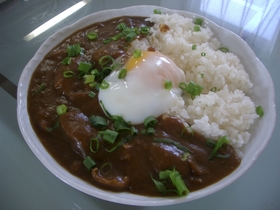 温泉卵入り和風まろやかカレー
