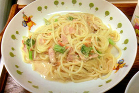 トマトとブロッコリーのクリームパスタ☆