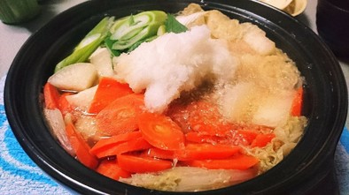 ポン酢で食べるミゾレ鶏鍋の写真