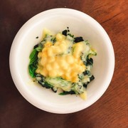 簡単!冷凍ほうれん草とコーンのチーズのせの写真