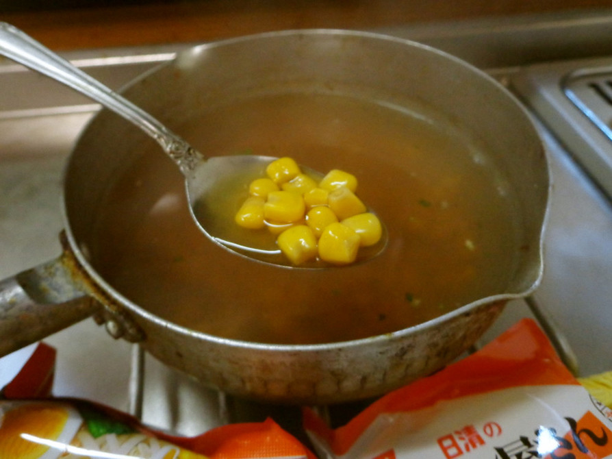 最速のコーンたっぷりみそラーメンのスープの画像