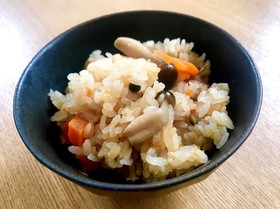 【入れるだけ】きのこの炊き込みご飯