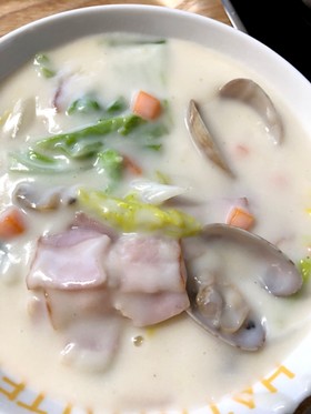 白菜とベーコンのクリームシチュー+あさり