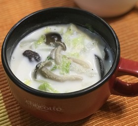 白菜とキノコの食べるミルクスープ*