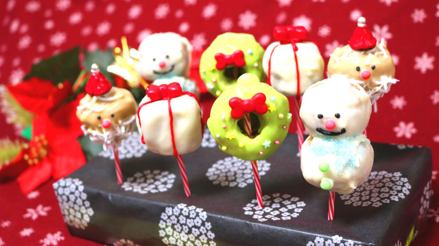 カステラで クリスマス ケーキポップ レシピ 作り方 By パンダワンタン クックパッド