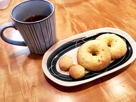型不要HMでりんごのふわふわ焼きドーナツ
