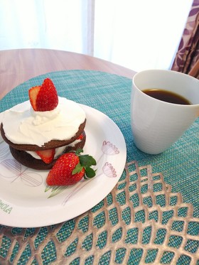 クリスマスに菓子パン☆イチゴケーキ