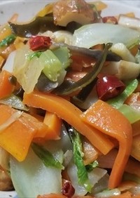 平茸、野菜、ちくわの油炒め・塩味