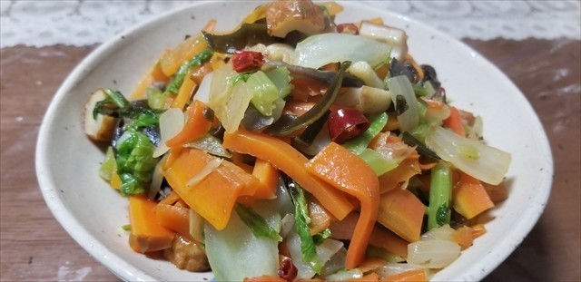 平茸、野菜、ちくわの油炒め・塩味の画像