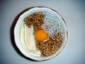 【簡単】新たまねぎで、納豆ぶっかけごはん