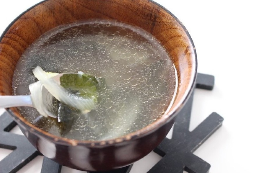 玉ねぎとわかめの韓国風スープの画像