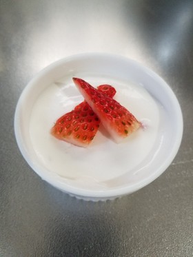 保育園おやつ!いちごのムース