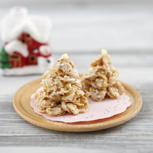 市販のお菓子で ホワイトクリスマスツリー 秋元真夏 まなったんのゆめ盛りスイーツ 一緒につくれるクックパッド Cookpadlive