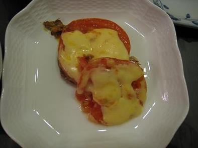 焼きトマトwithスライスチーズの写真
