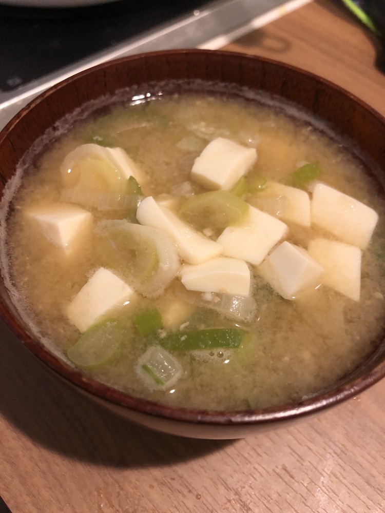 時短！簡単！豆腐と長葱の味噌汁の画像