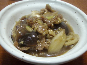 薄切り豚肉とレンコンのオイスターソース煮