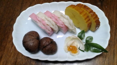 蒲鉾と伊達巻の簡単☆おせち料理の写真