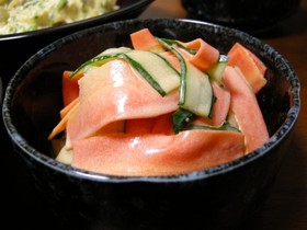 新にんじんのリボンサラダ