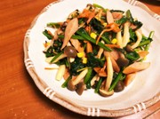 ソーセージと菠薐草のコンソメバターソテーの写真