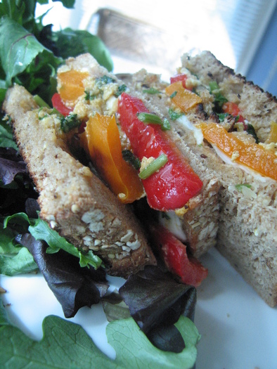 有機野菜のホットサンドイッチの写真