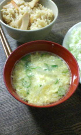 簡単☆玉ねぎたまごのお味噌汁