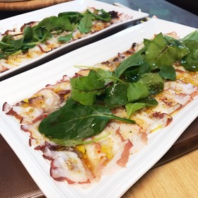 簡単にお店の味♡タコのカルパッチョ