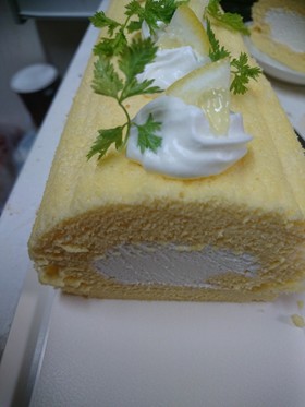 しっとり、ふわんなロールケーキ生地