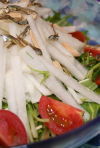 水菜と大根、小魚のハリハリサラダ