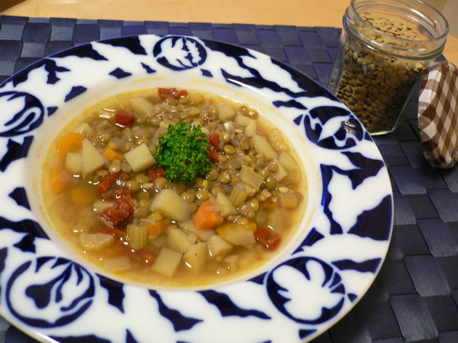 レンズ豆の野菜スープの画像