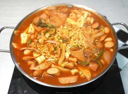 韓国で習った本場の韓国料理“プデチゲ”の画像